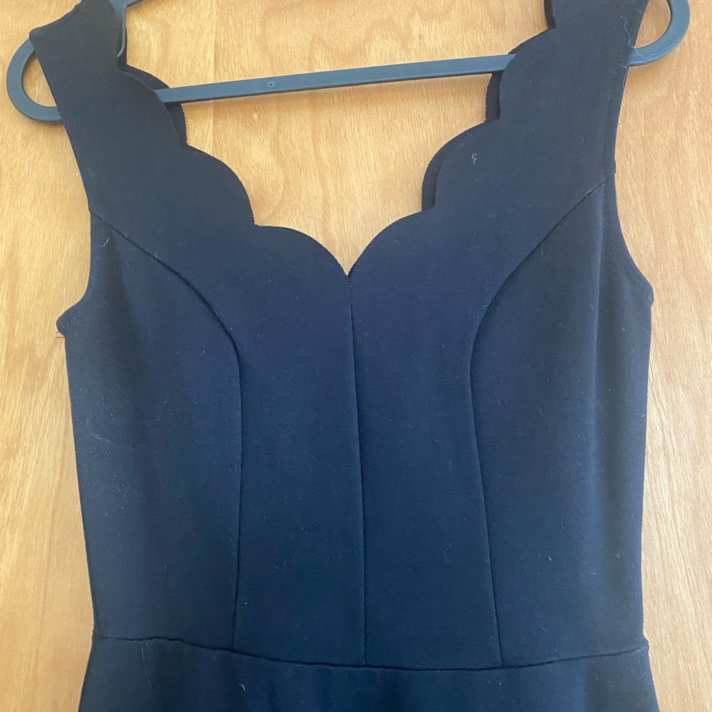 Black Aqua XS short fitted dress with scoop neck